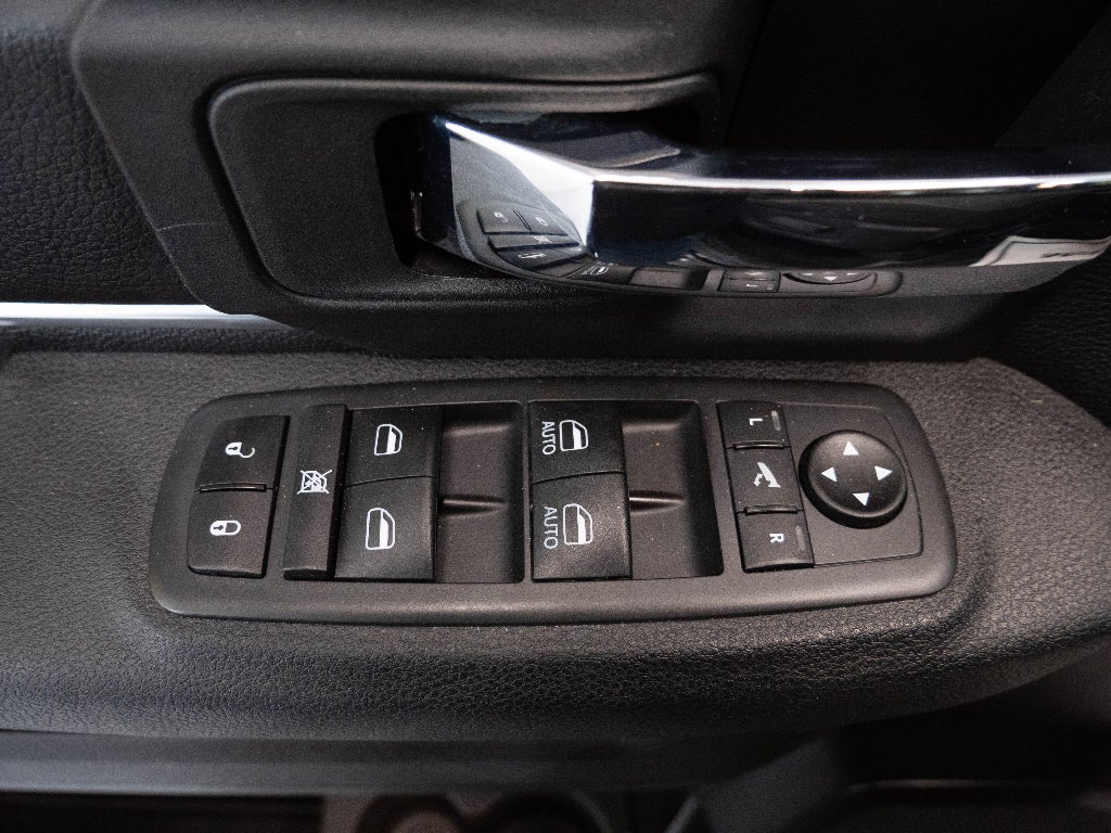 2021 RAM 1500 Classic SLT