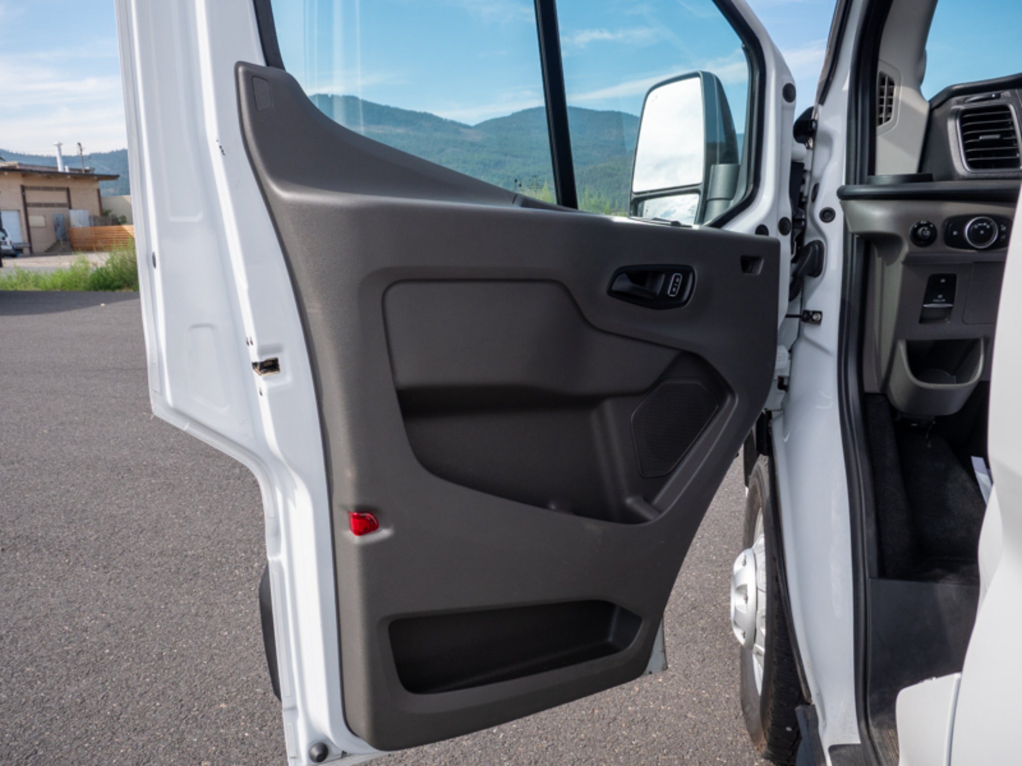 2025 Ford Transit Passenger Wagon XL