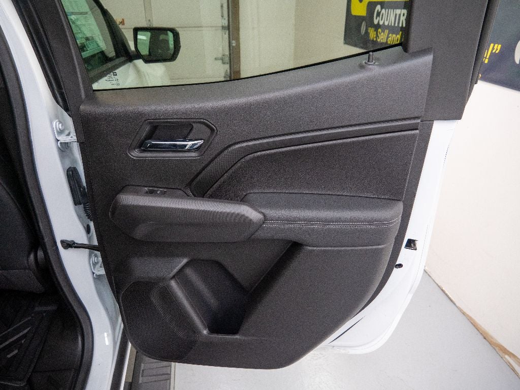 2025 Chevrolet Colorado WT/LT