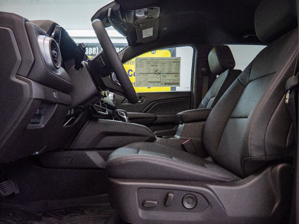 2025 Chevrolet Colorado WT/LT