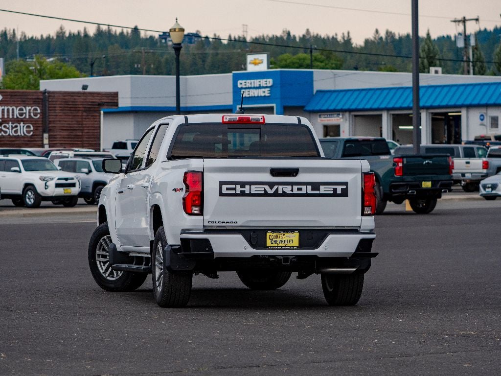 2025 Chevrolet Colorado WT/LT