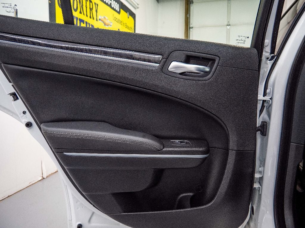 2023 Chrysler 300 Touring L