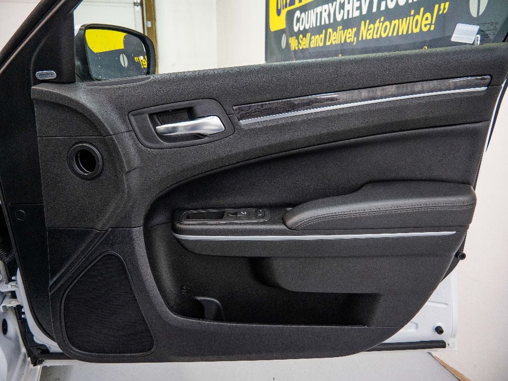 2023 Chrysler 300 Touring L