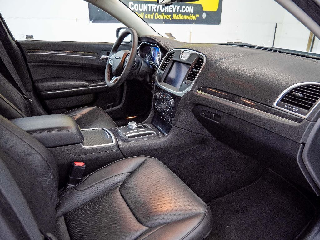 2023 Chrysler 300 Touring L