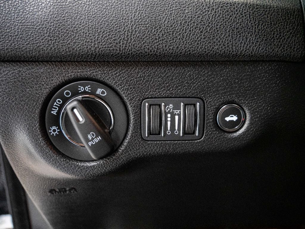 2023 Chrysler 300 Touring L