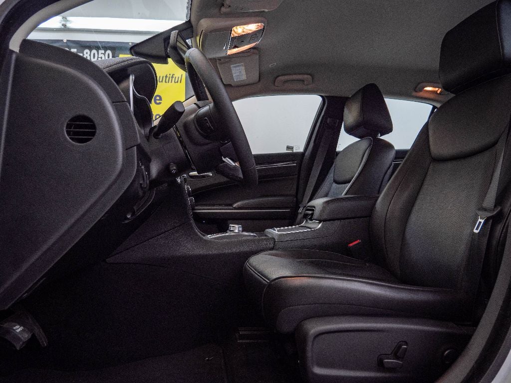 2023 Chrysler 300 Touring L