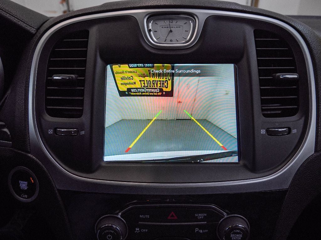 2023 Chrysler 300 Touring L