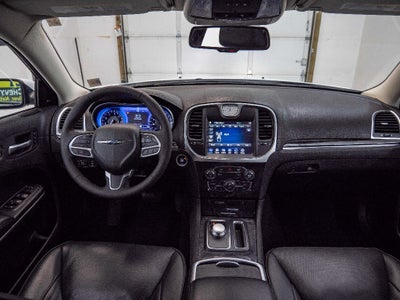 2023 Chrysler 300 Touring L