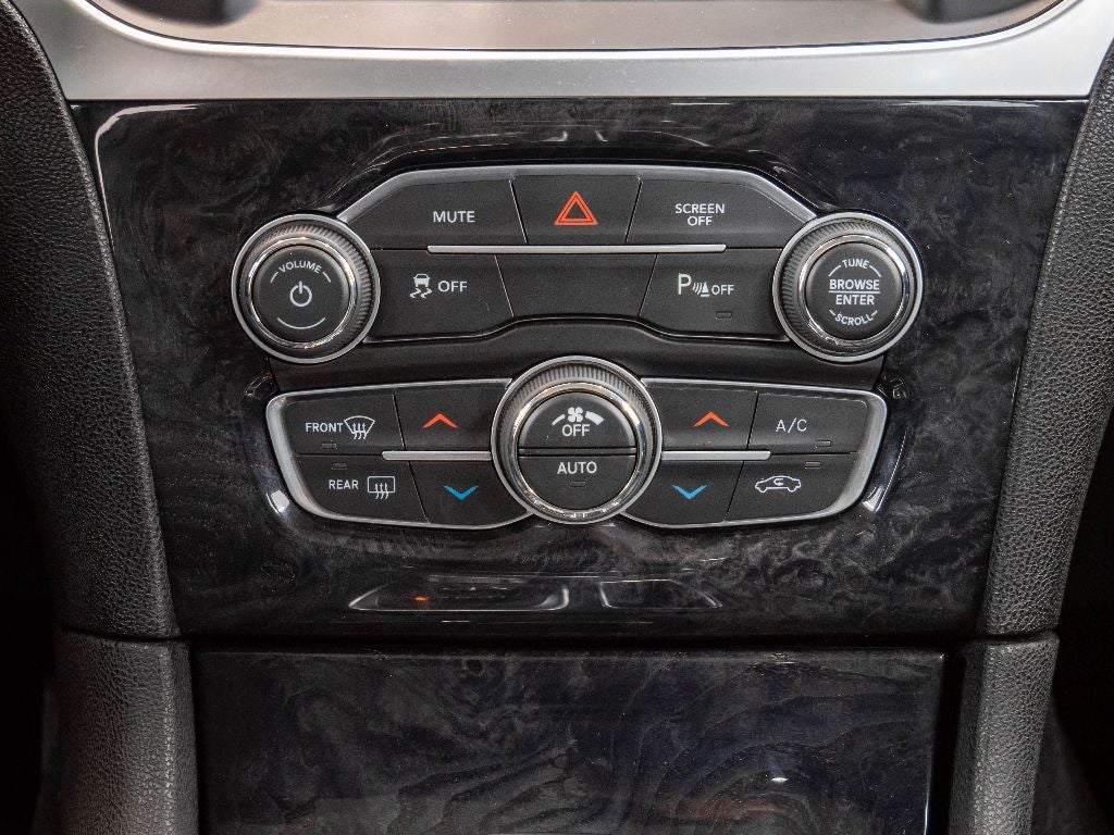 2023 Chrysler 300 Touring L