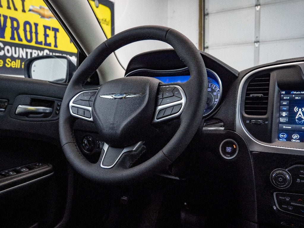 2023 Chrysler 300 Touring L