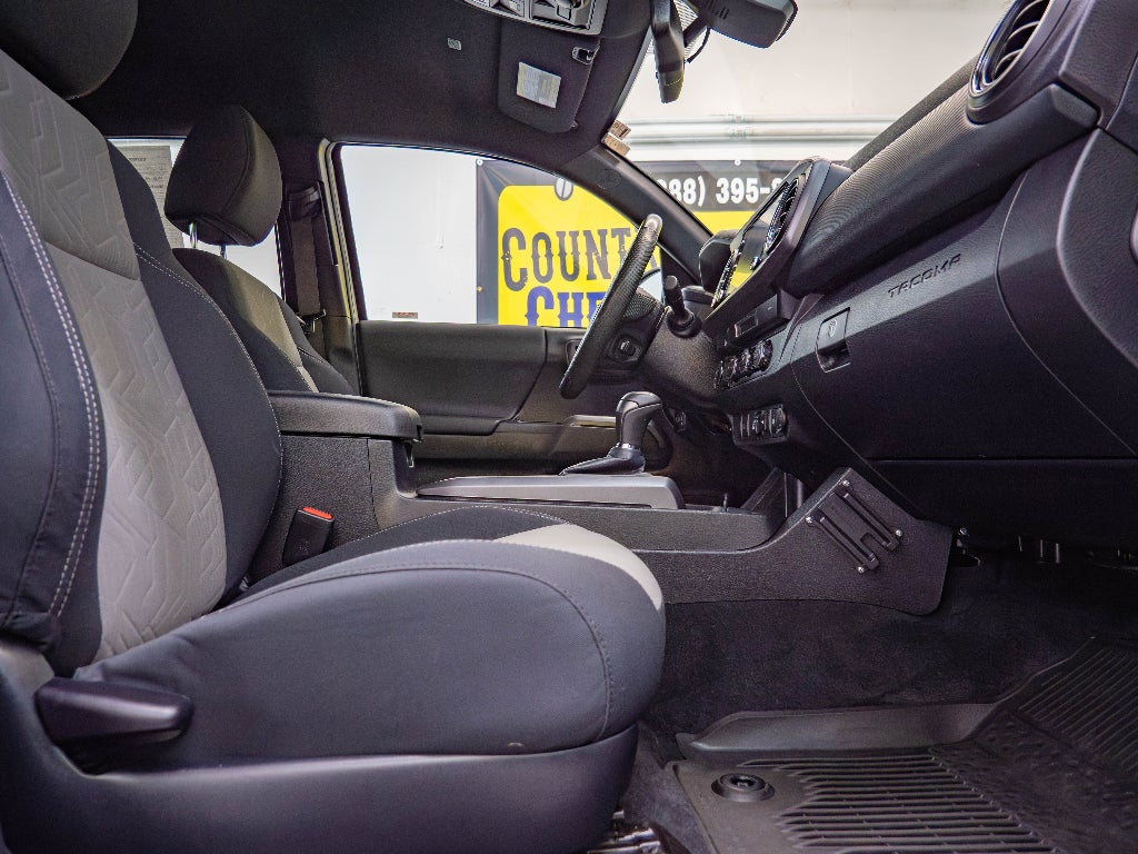 2022 Toyota Tacoma 4WD SR5